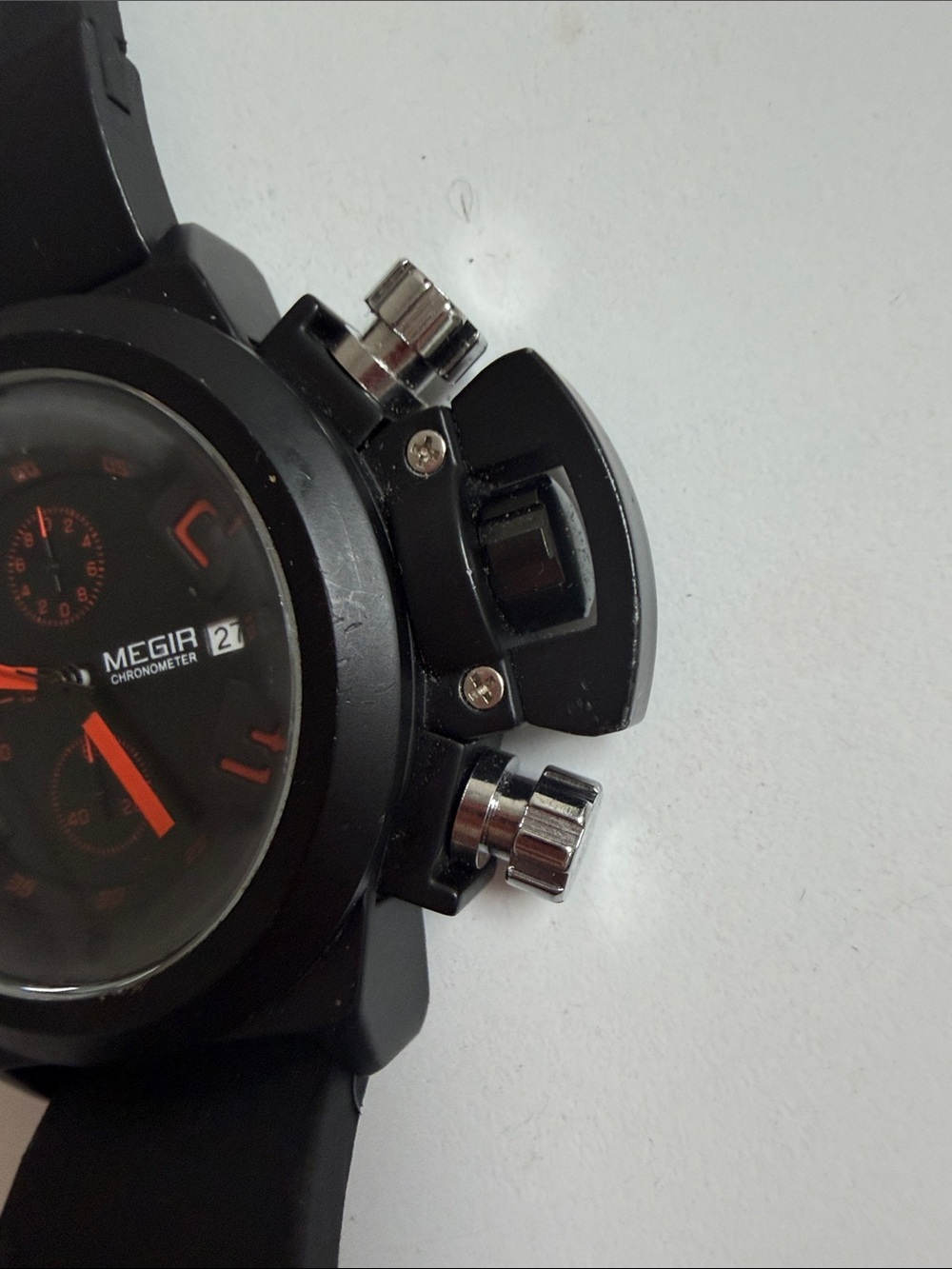 MEGIA Black and Orange Men's Watch needs battery - Picture 4 of 9